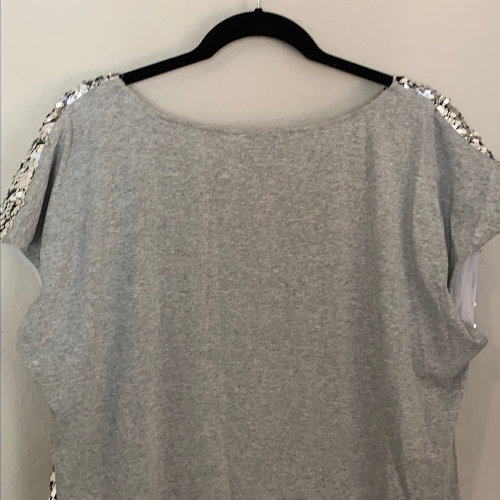 Vince Camuto Silver Sequin Top - Picture 7 of 9